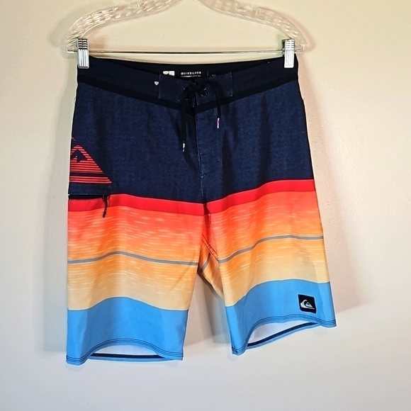 Quicksilver Highline men's board shorts size 29 GUC 🎯 - Picture 1 of 5